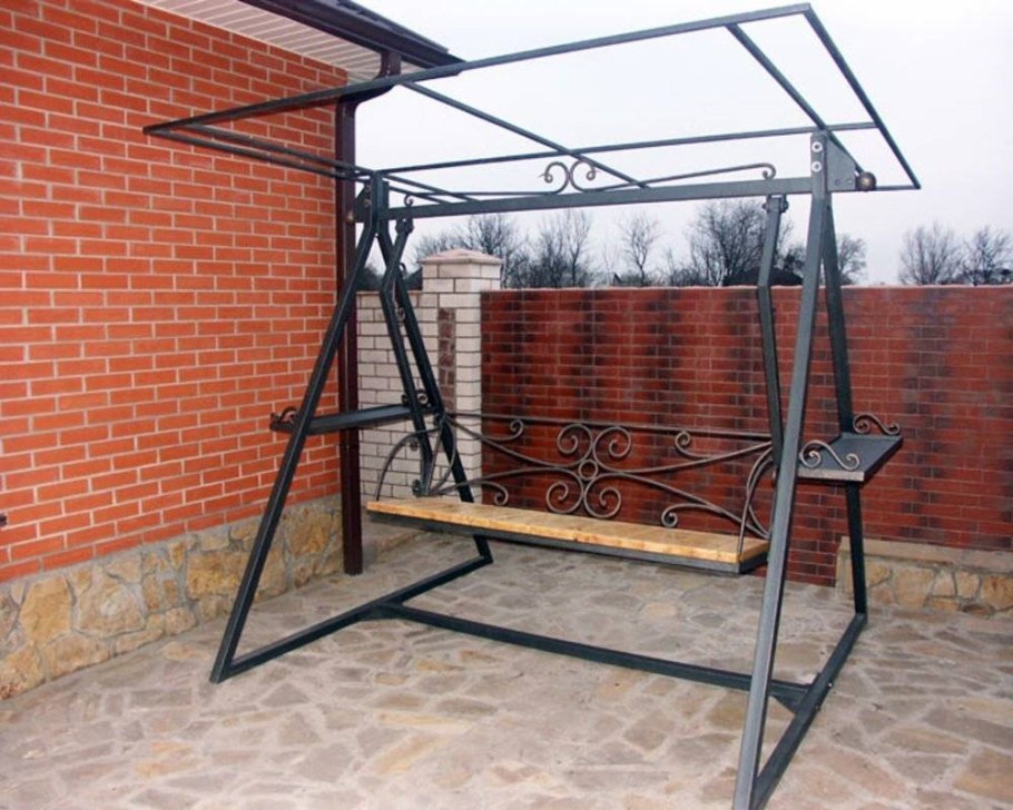 Качели сварные для дачи
