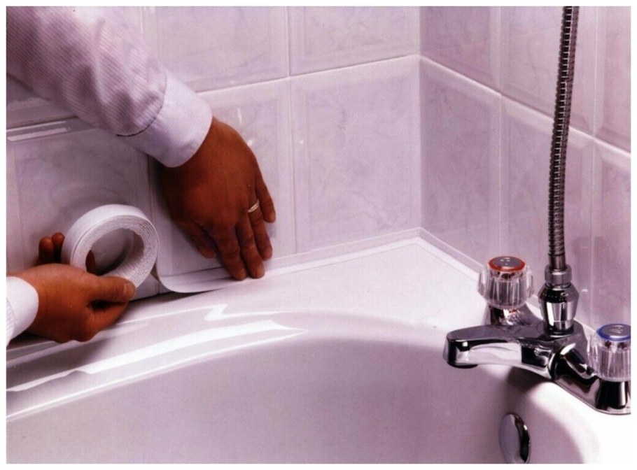 Уплотнитель между ванной и стеной