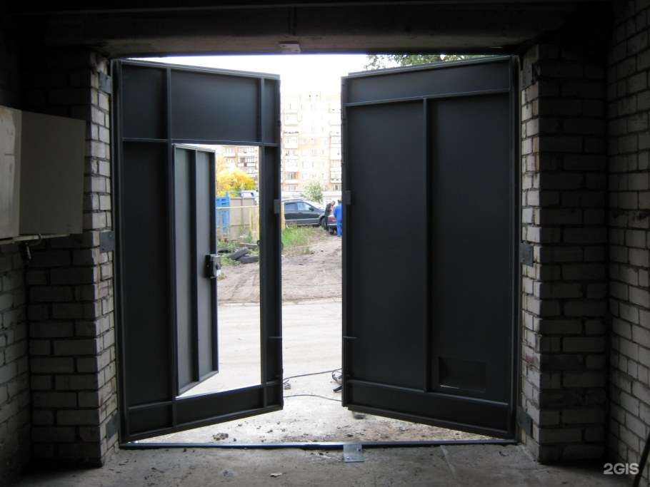 Гаражные ворота железные