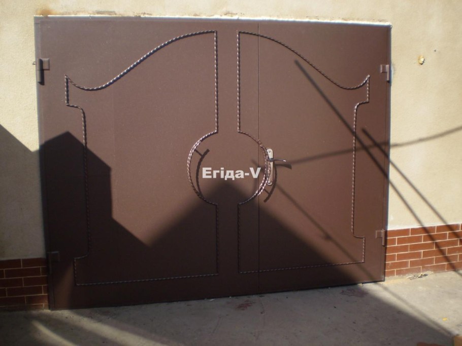 Ворота для гаража металлические с ковкой