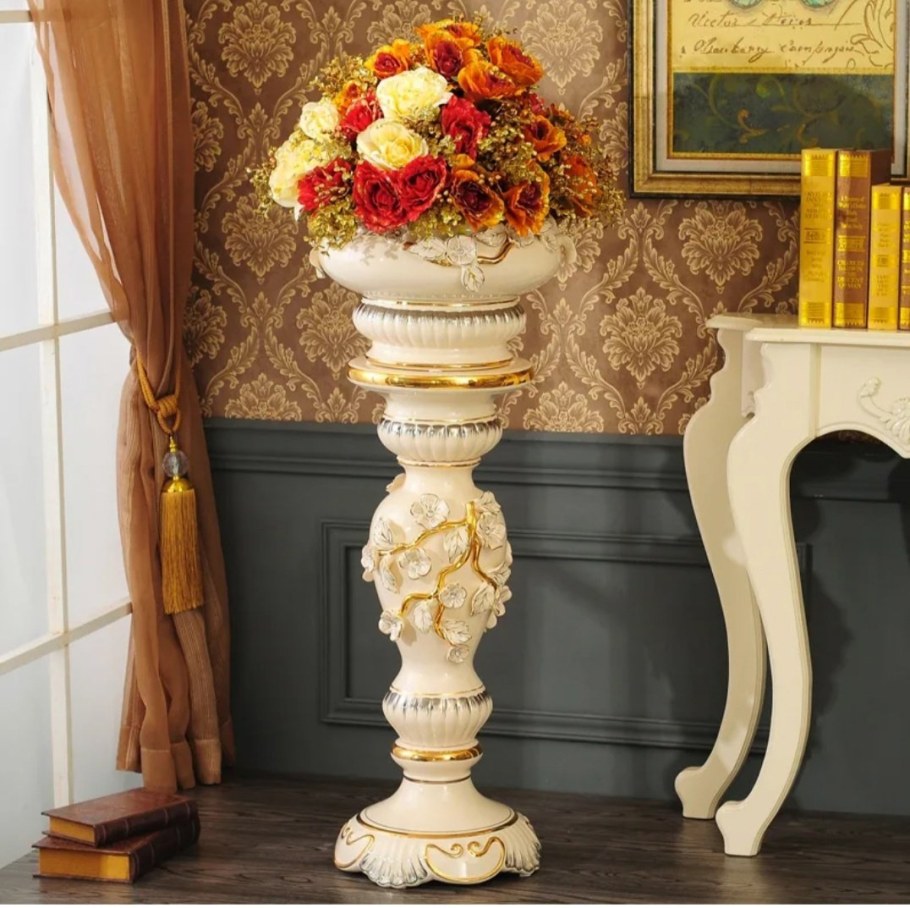 Декоративные вазы для интерьера