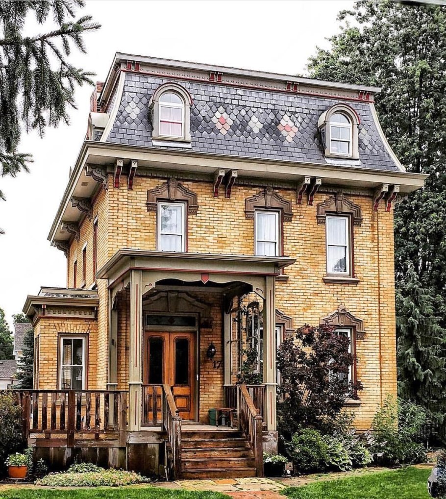 Особняк в Англии в викторианском стиле