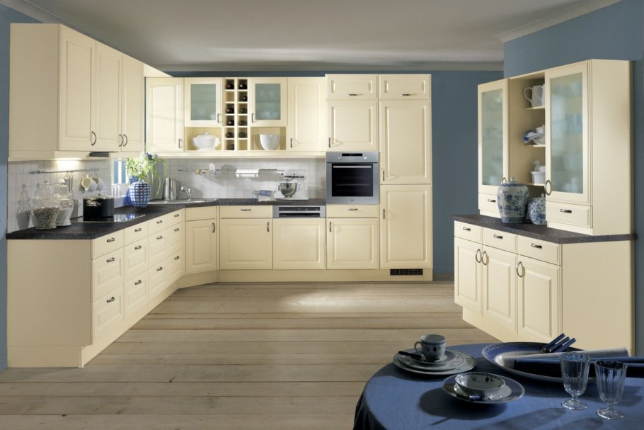 Кремовая кухня