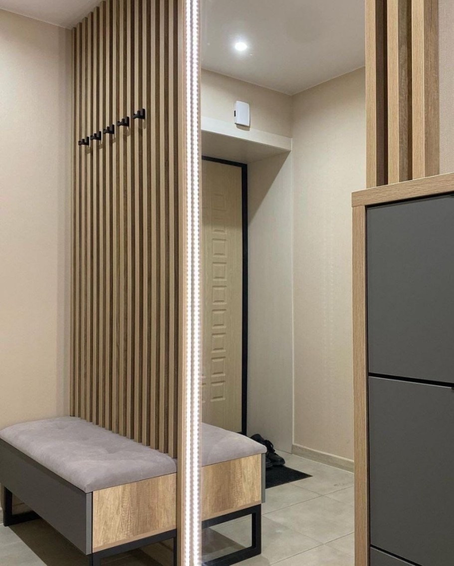 Рейки в интерьере прихожей