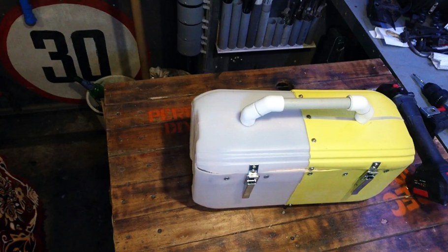 Ящики из пластиковых канистр