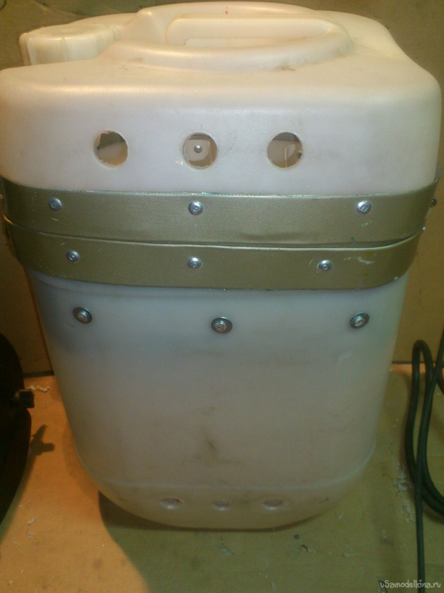 Ящик для сварки из канистры