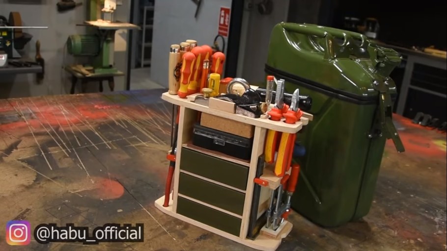 Ящик для инструментов из канистры 20 литров