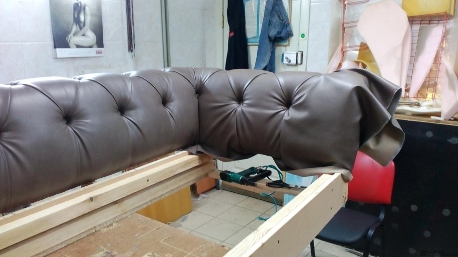 Утяжка пуговицами мягкой мебели