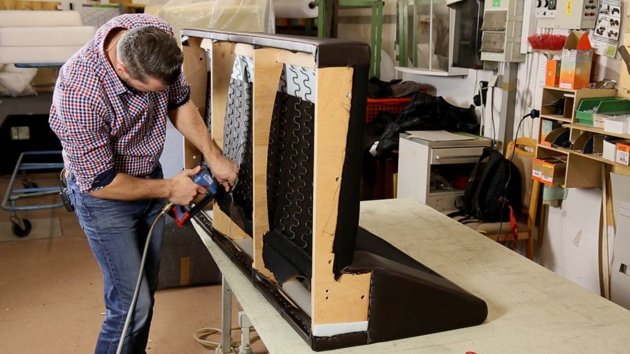 Обтяжчик мягкой мебели