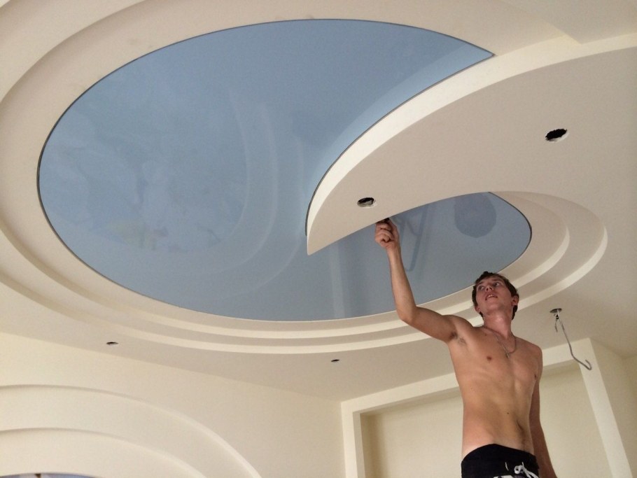 Натяжные потолки сборка