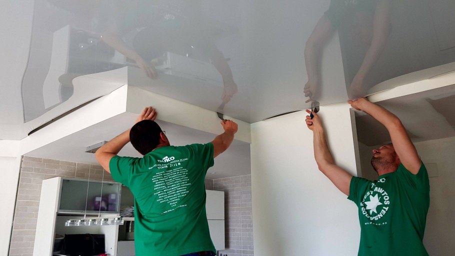 Натяжные потолки натяжка