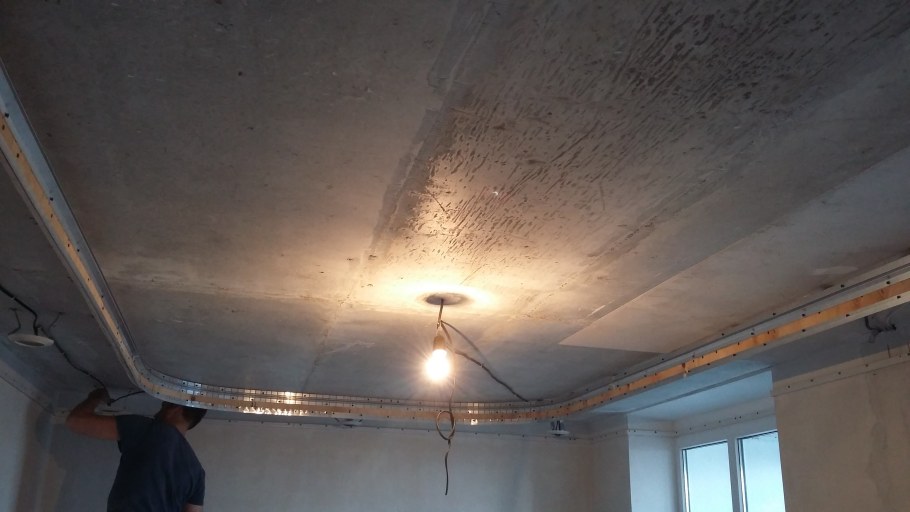 Монтаж натяжного потолка