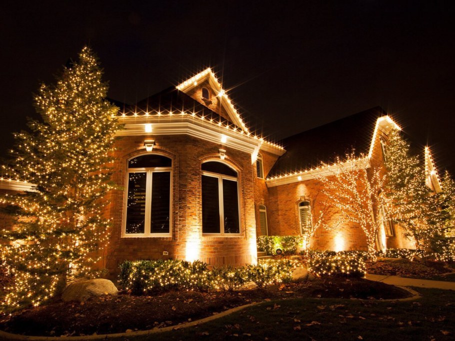 Украшение домов гирляндами