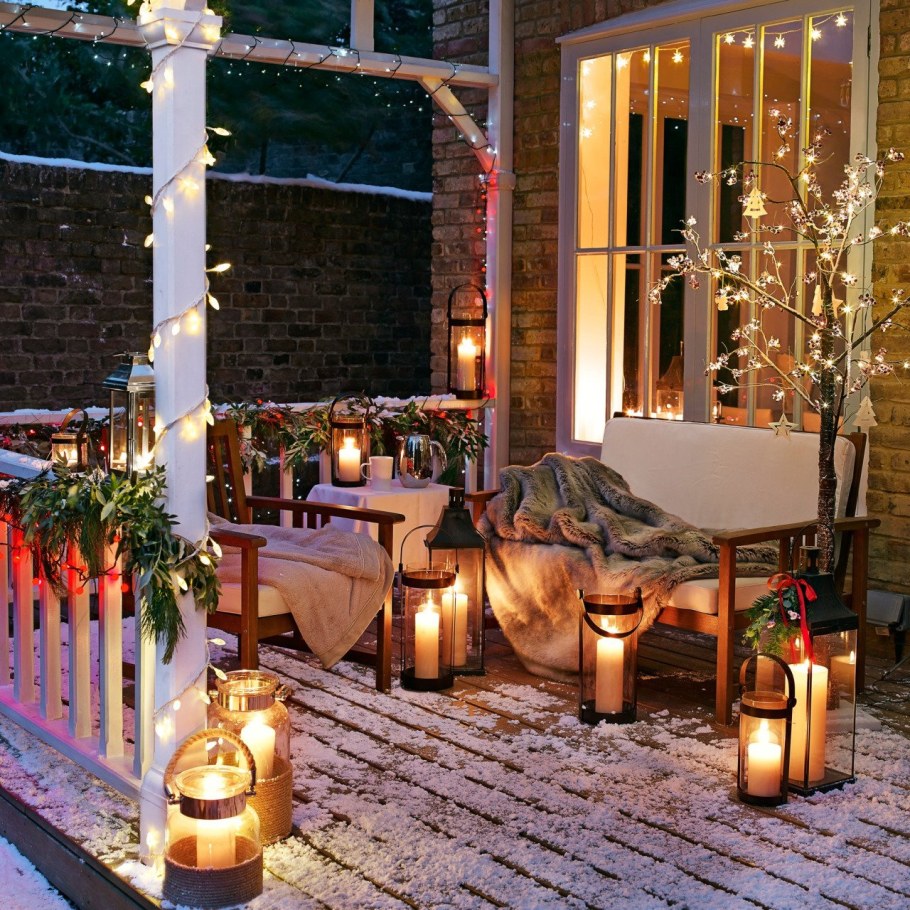 Декор веранды зимой