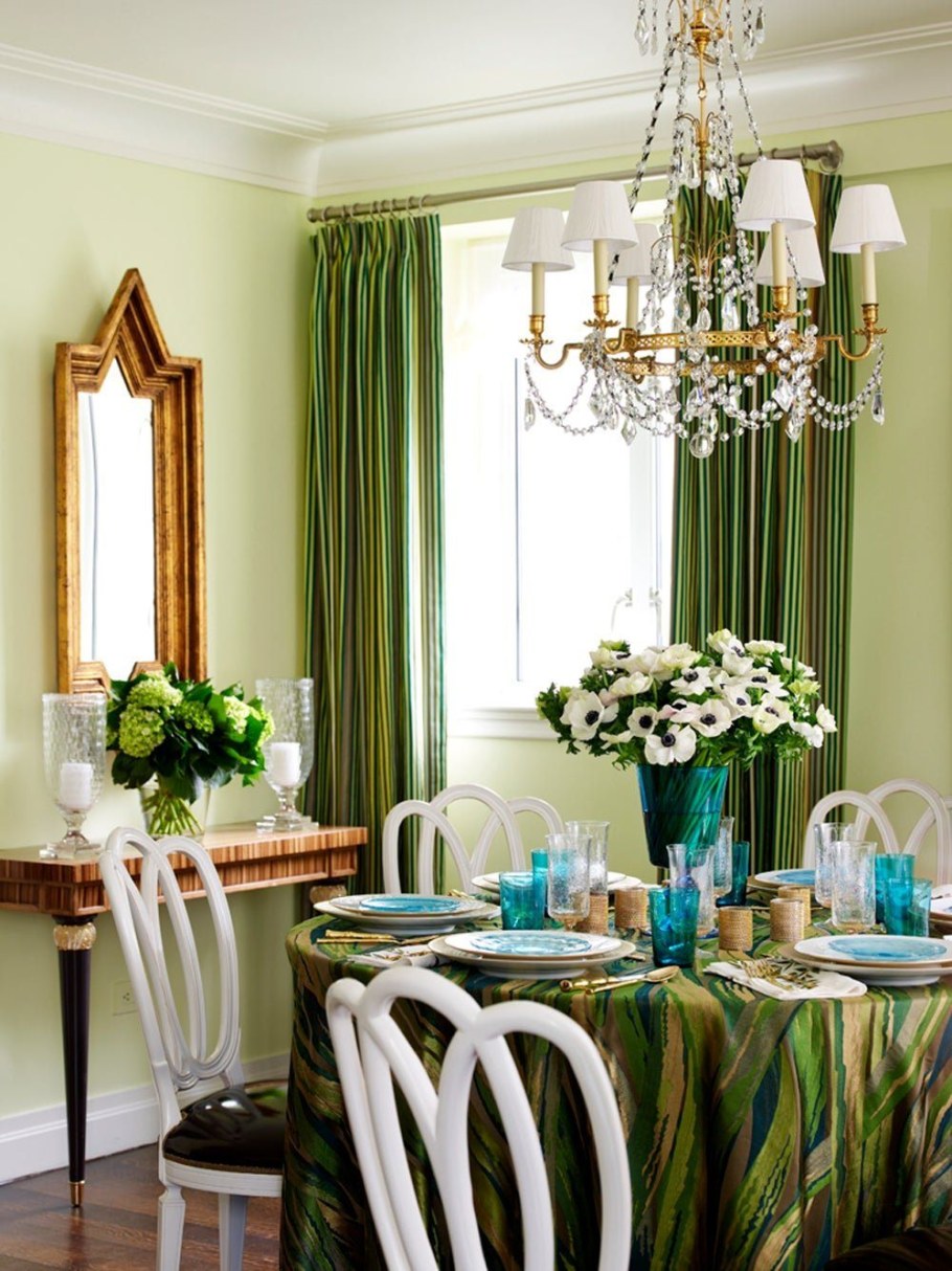 Зелёные шторы в интерьере