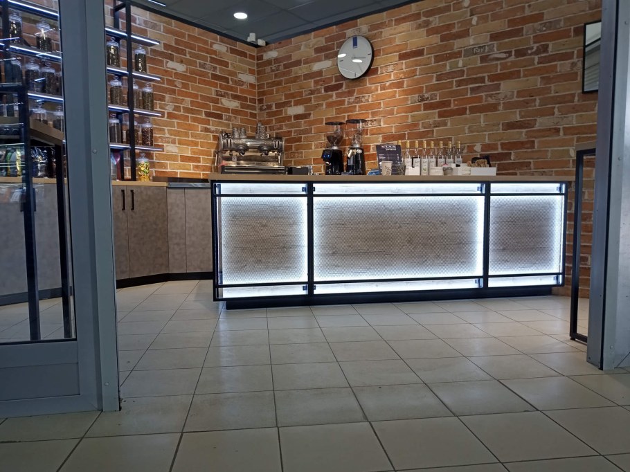 Стойки ресепшн в стиле лофт