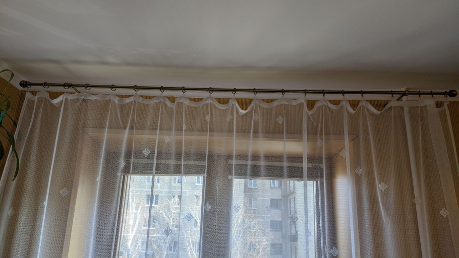 Карнизы для штор и тюли