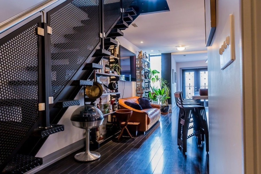 Лестница в стиле лофт в интерьере