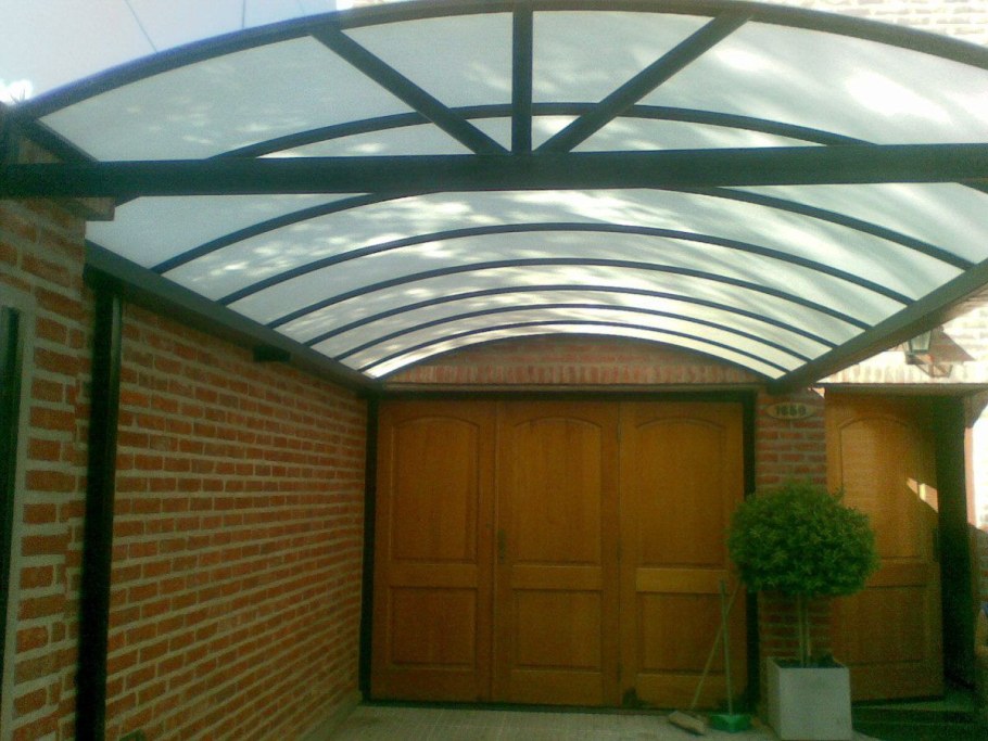 Навес перед домом