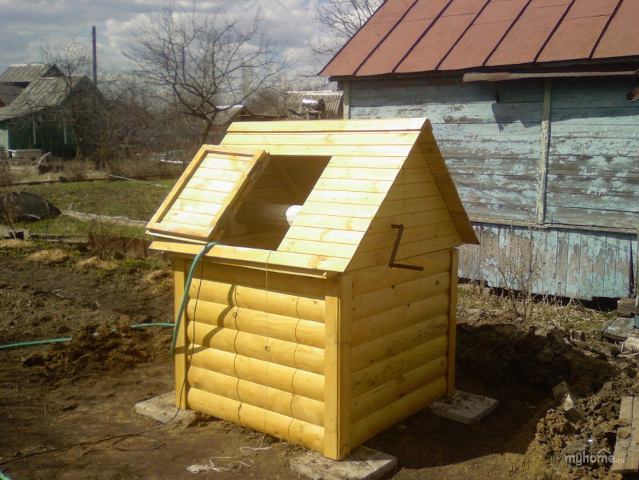Домик для колодца