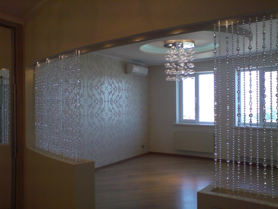 Перегородка из бусин для зонирования комнаты