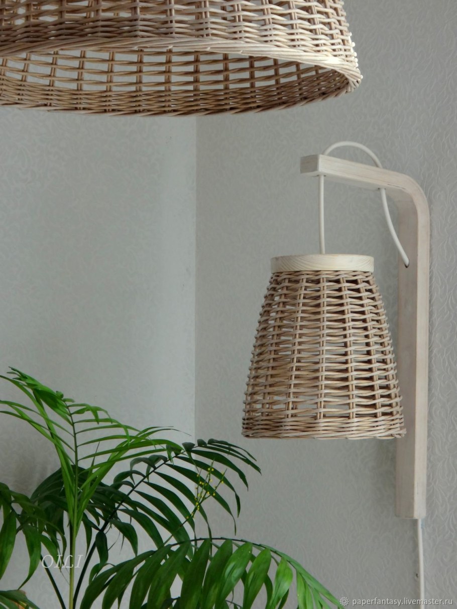 Плетеный настенный светильник