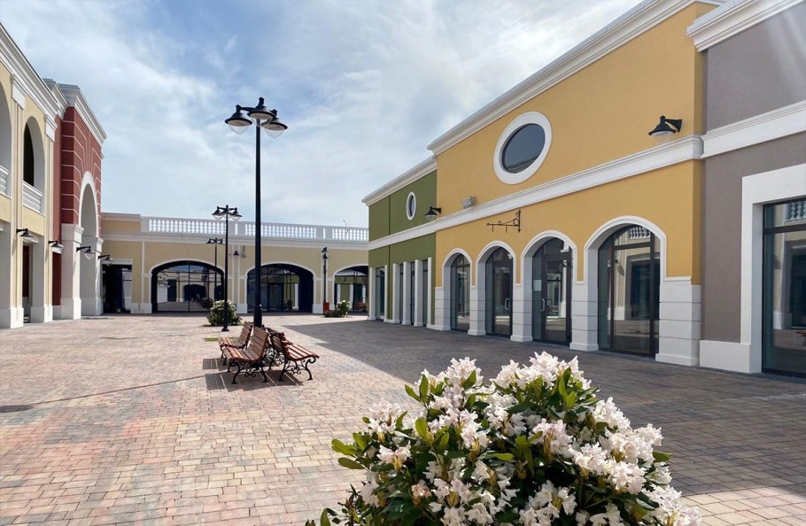 Архангельское аутлет деревня