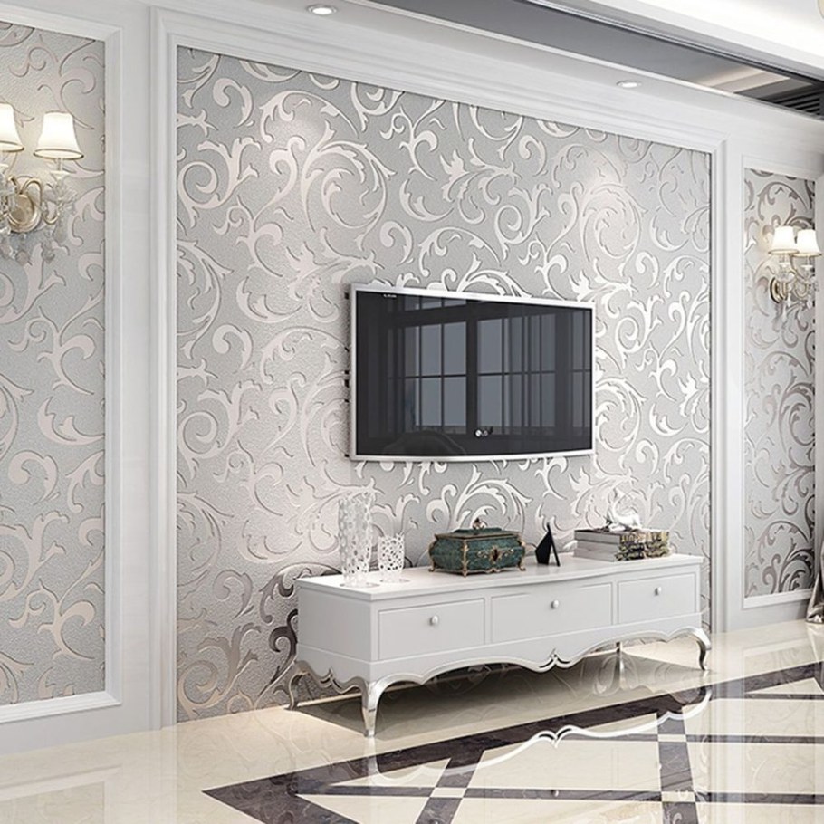 Обои с вензелями в интерьере гостиной