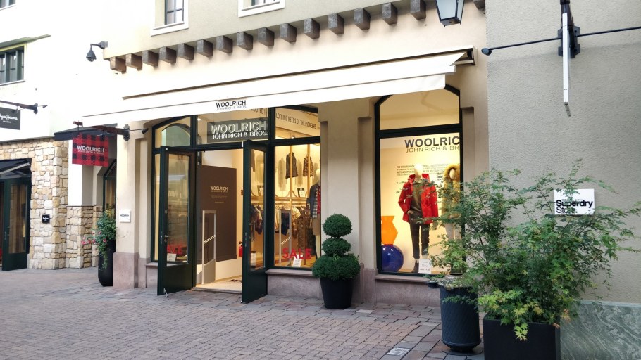 Новая Рига аутлет Вилладж каток