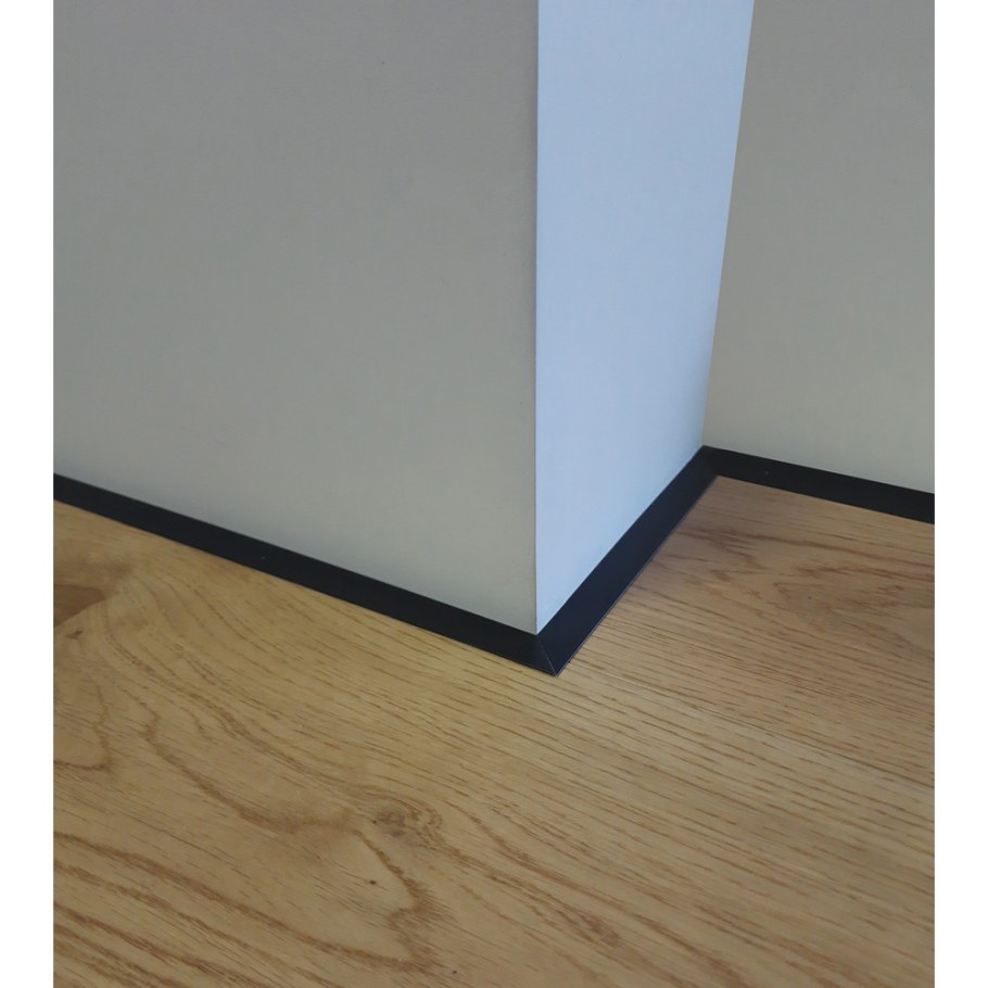 Микроплинтус скрытый плинтус чёрный 16х6 мм