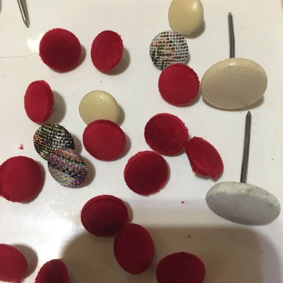 Пуговицы для обтяжки мебели