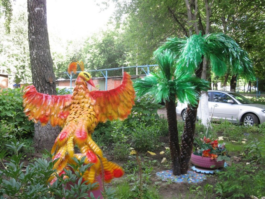 Из бутылок пластиковых для сада