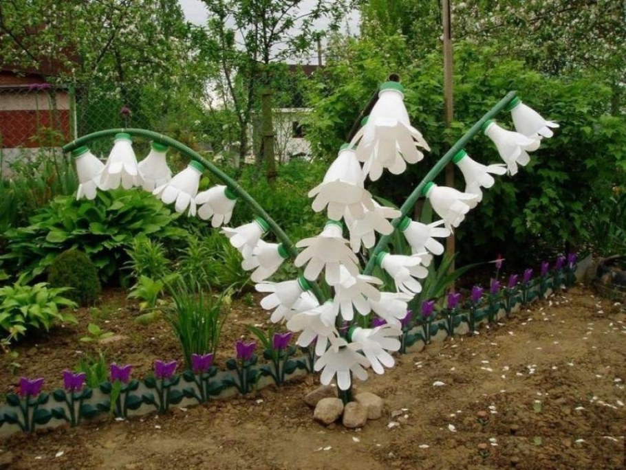 Украшения для сада из бутылок