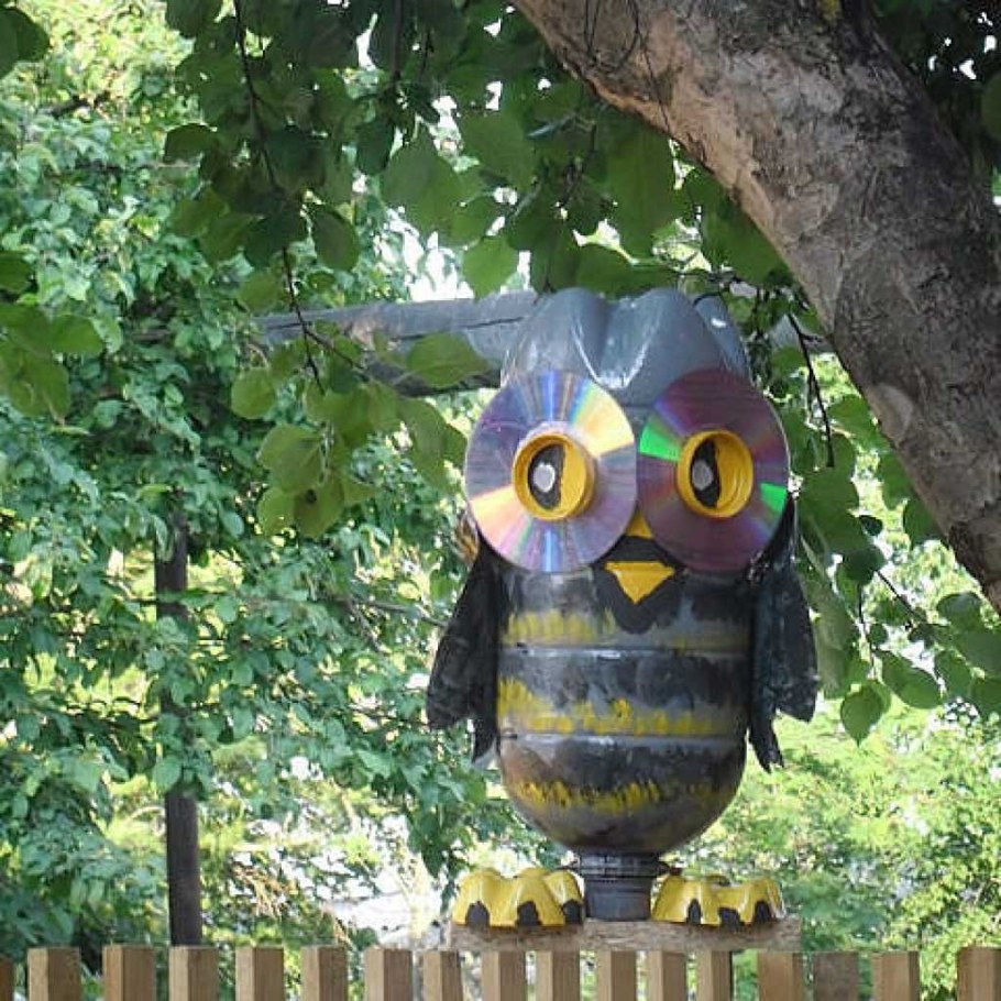 Изделия из пластиковых бутылок для сада