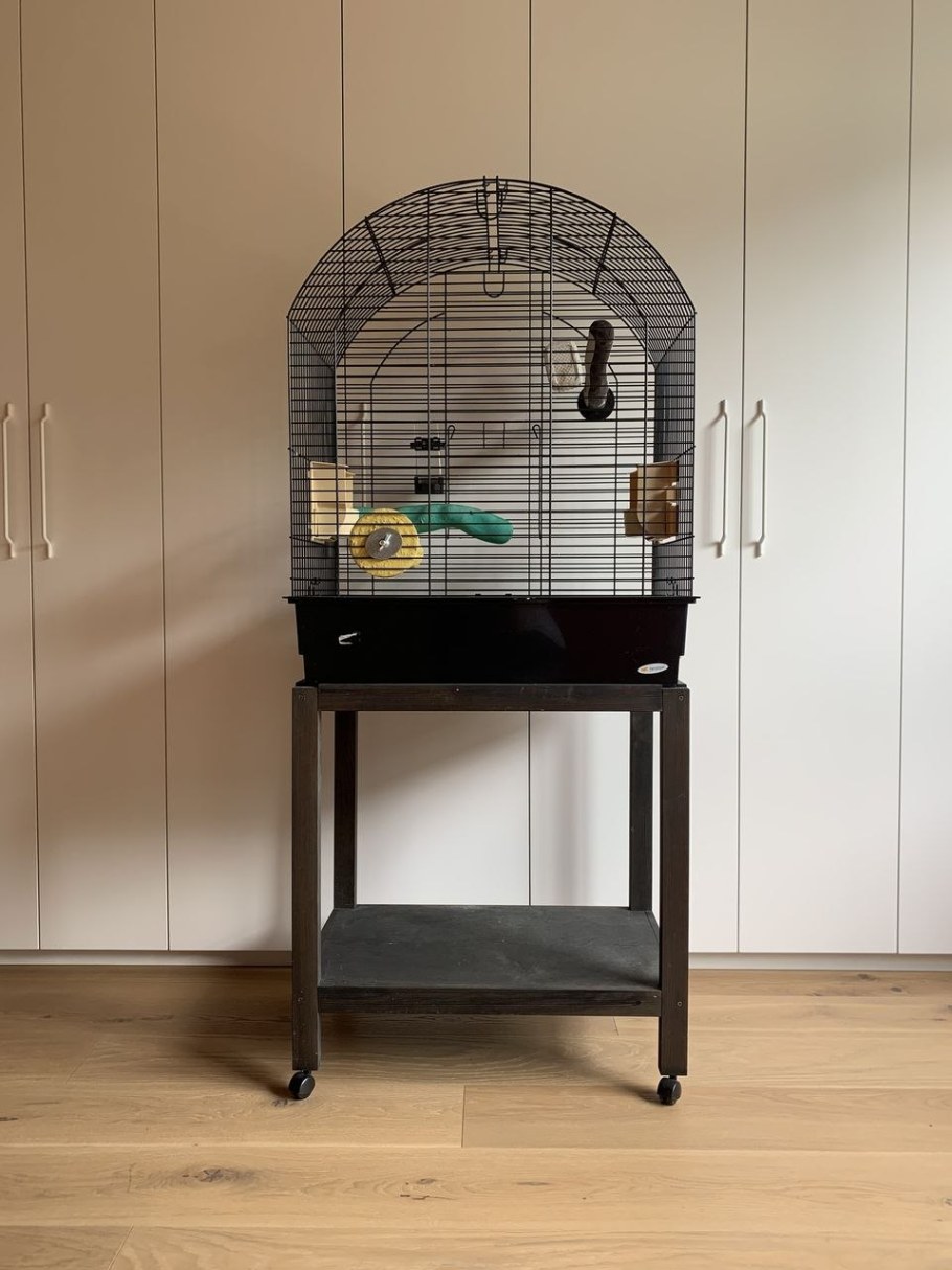 Savic primo с подставкой на колесиках для попугая