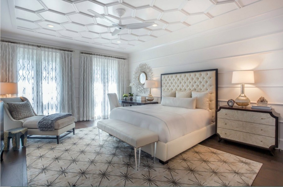 Современный потолок в спальне