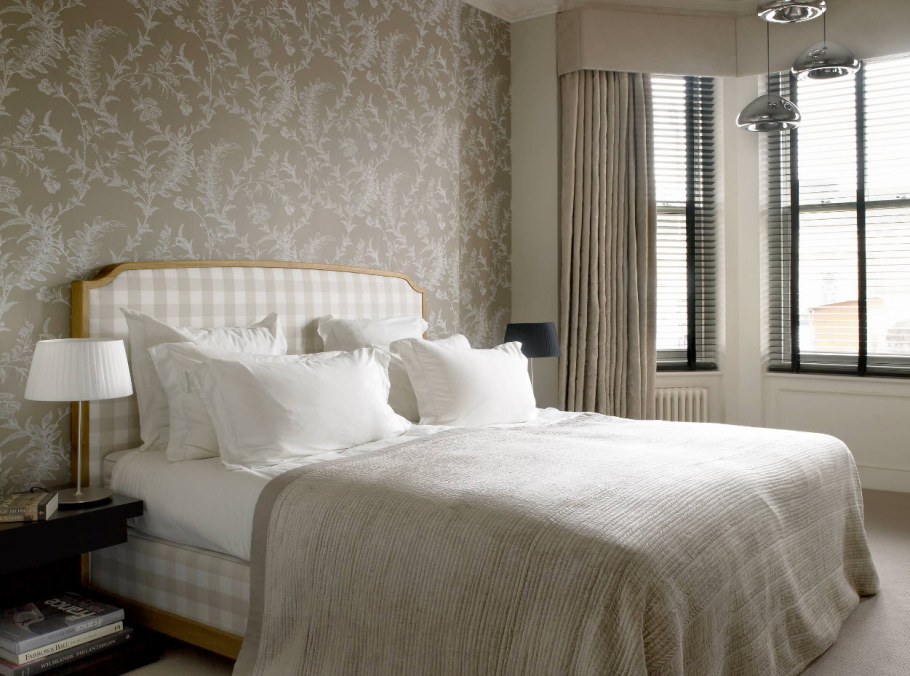 Обои в интерьере спальни