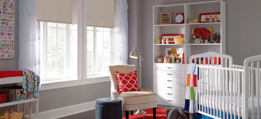 Рулонные шторы в интерьере детской