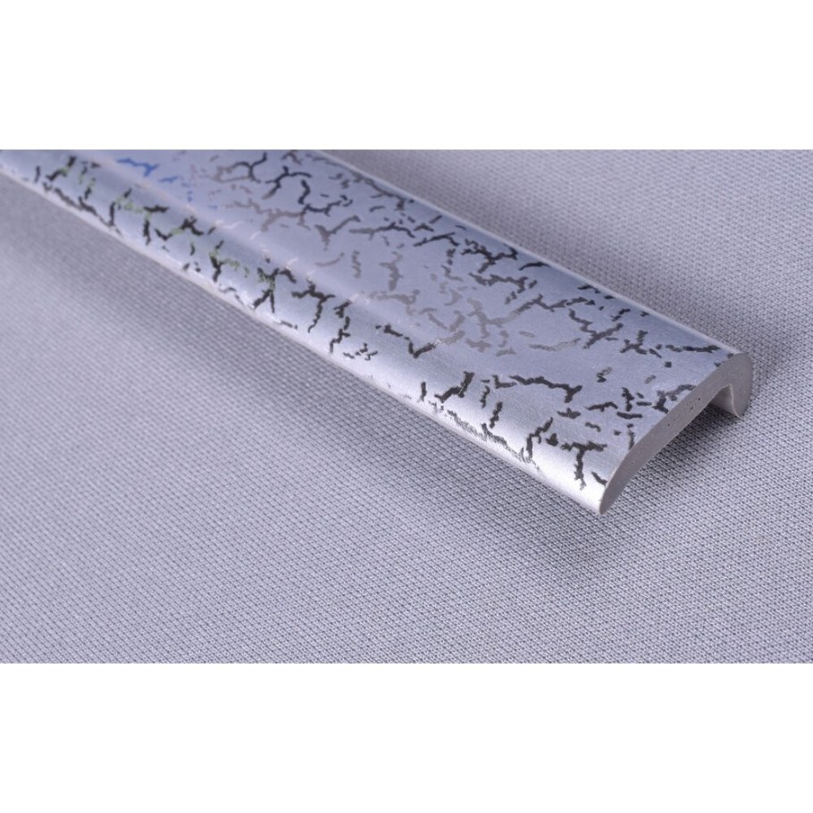 Угол декоративный пластиковый