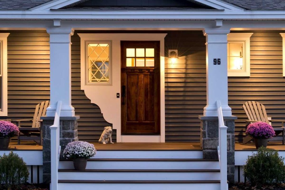 Крыльцо в загородном доме