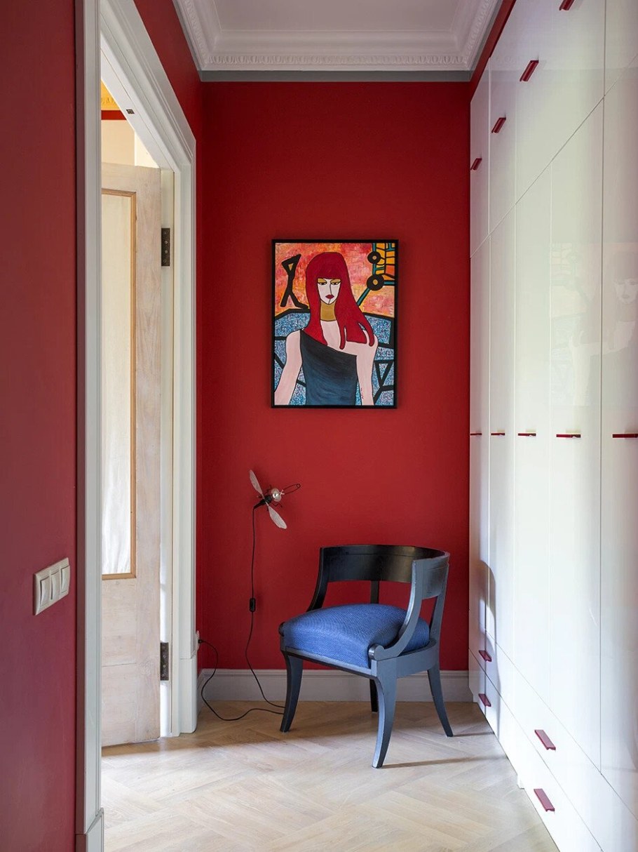 Яркий цвет коридора