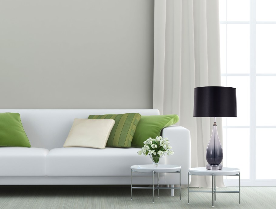 Пустая стена в интерьере