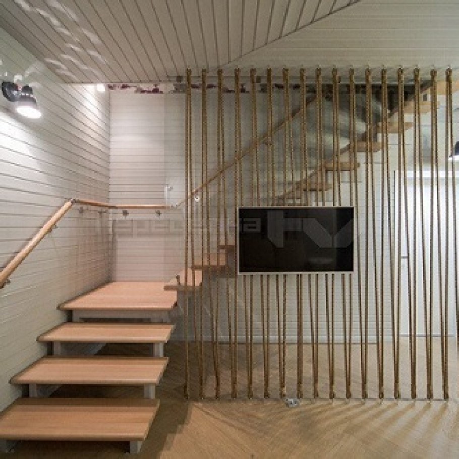 Канат в интерьере деревянного дома