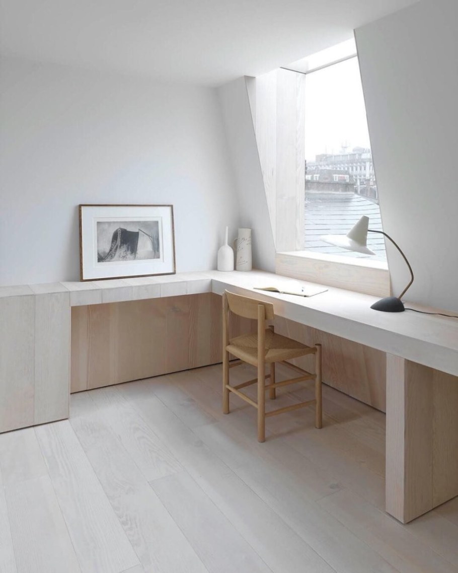 Длинный письменный стол