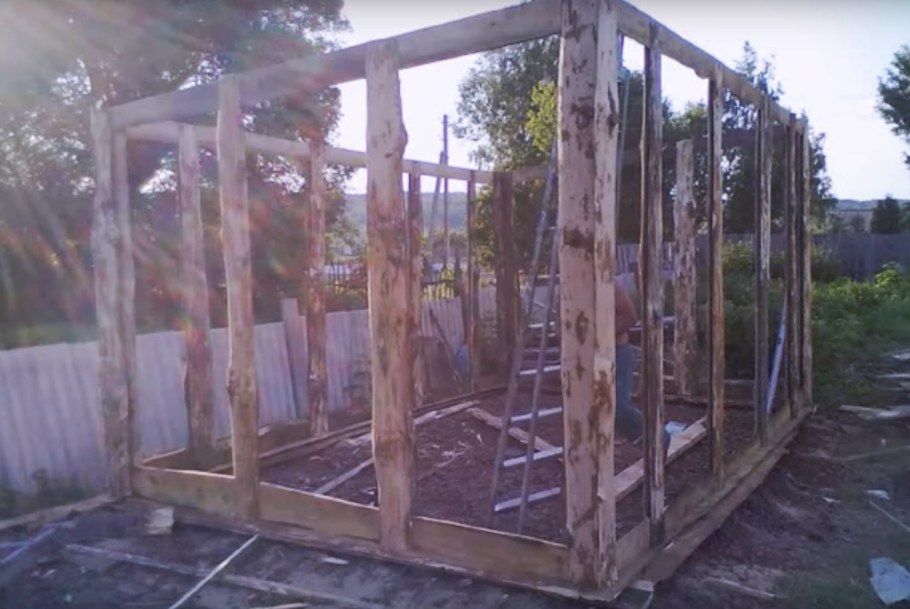 Сарай из досок