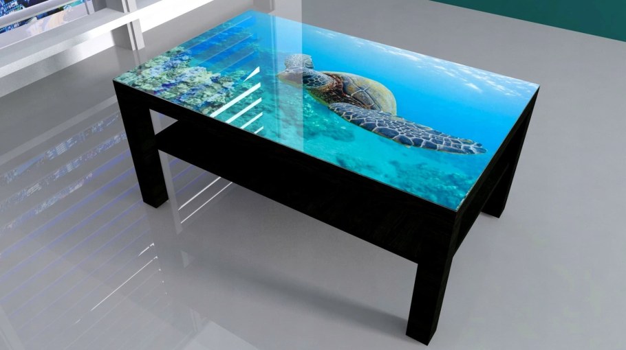 Деревянный стол со стеклянной столешницей