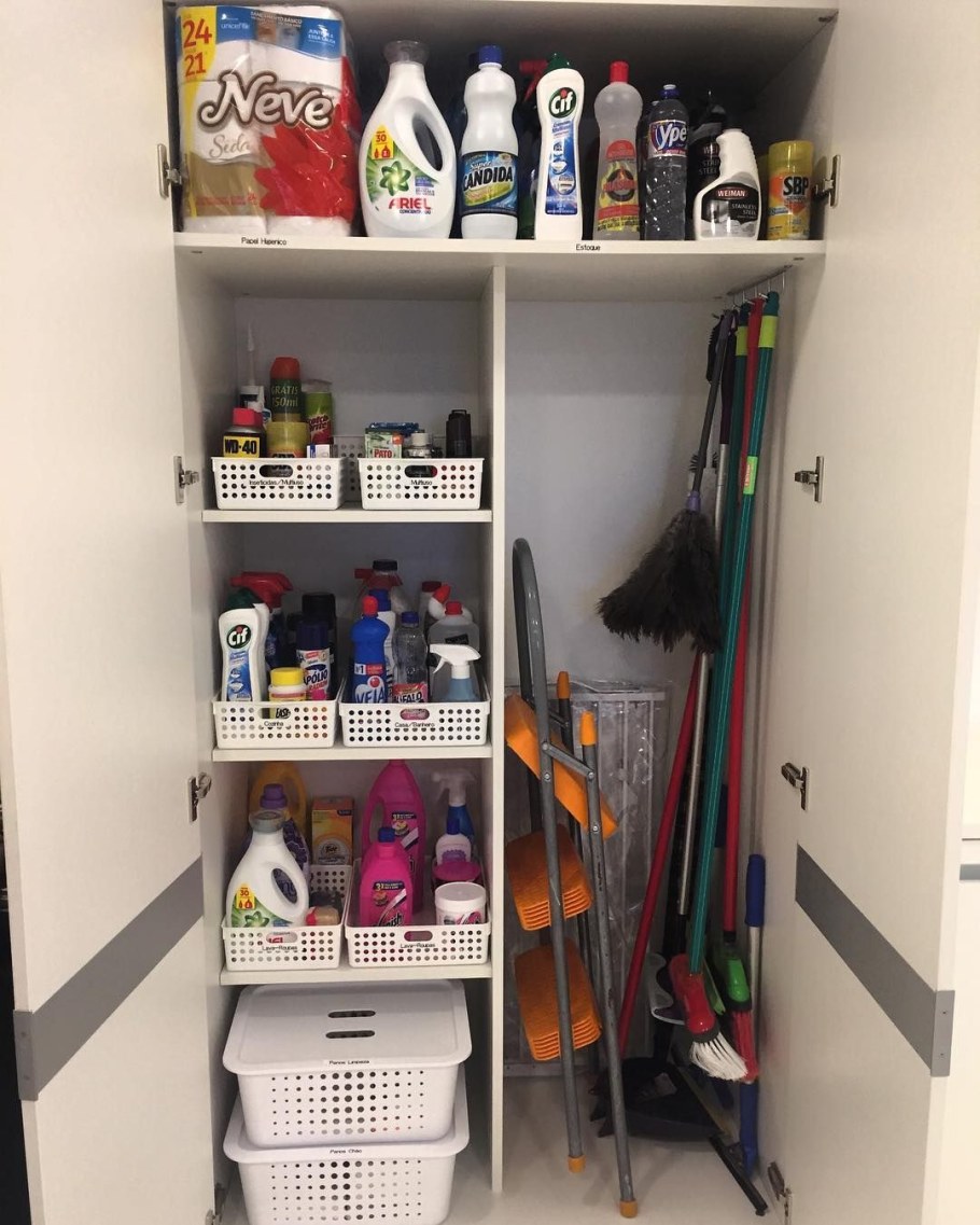 Шкаф для хозяйственного инвентаря