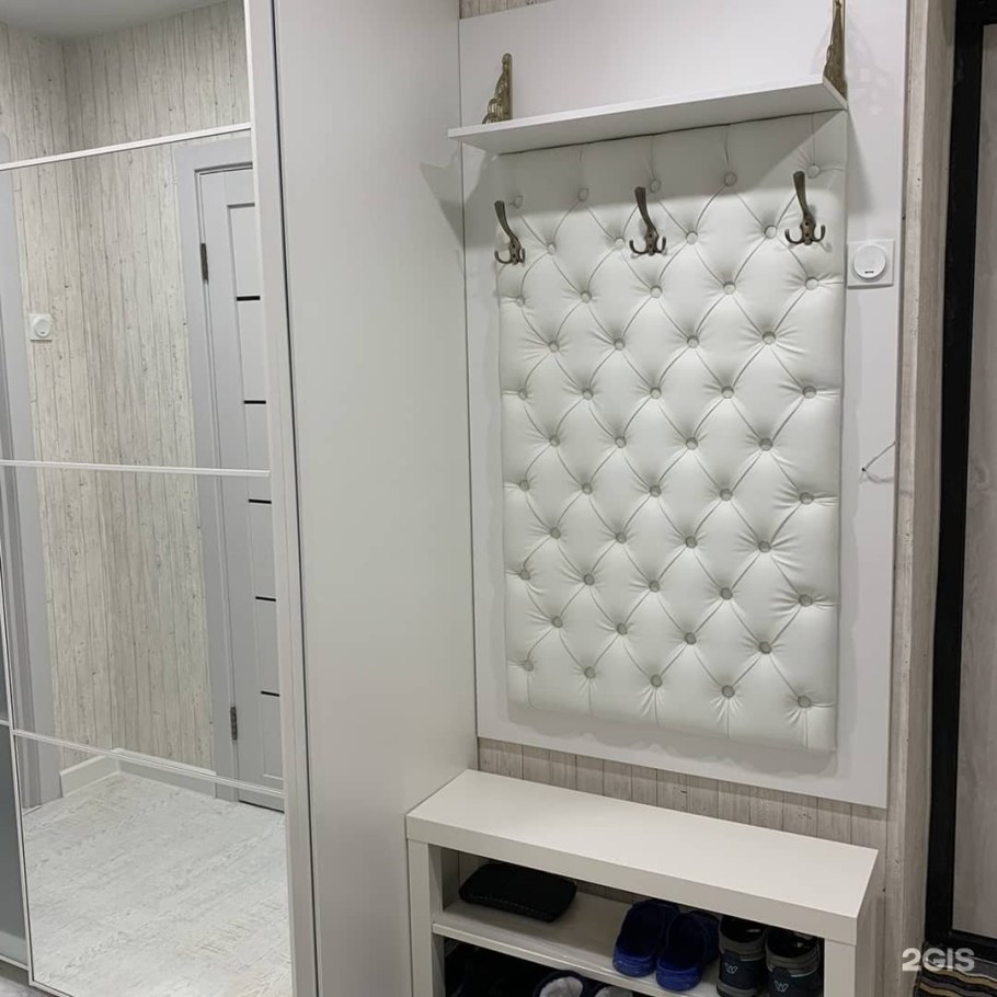 Прихожая Чарли с каретной стяжкой