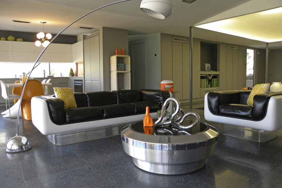 Интерьер в стиле ретро футуризм