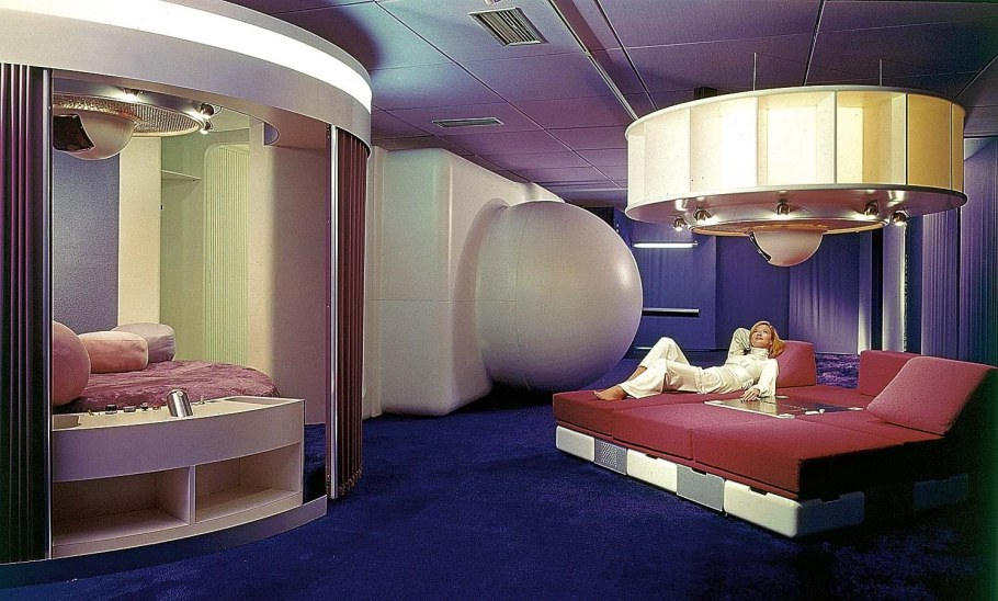 Интерьер в стиле ретрофутуризм